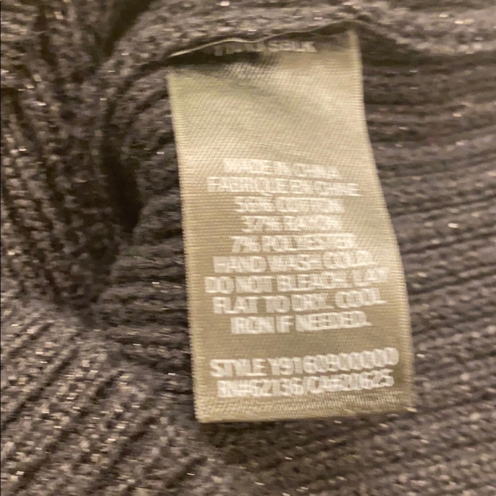 Guess sweater no flaws - Picture 4 of 4